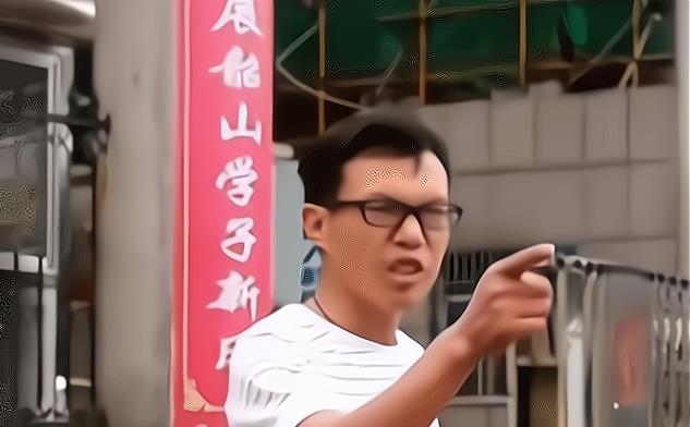 周新平说情感|35岁湖南“巨婴”潘杰：沉迷游戏，将母亲打残，相亲59次仍单身