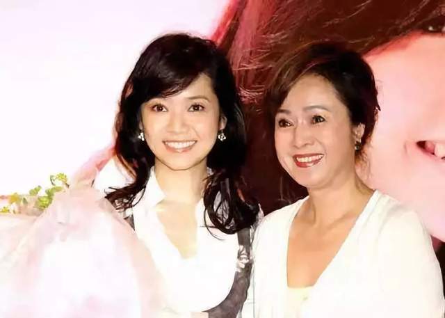 侯佩岑|与人夫纠缠诞下侯佩岑，又挖闺蜜墙角做富商情妇，林月云现状如何