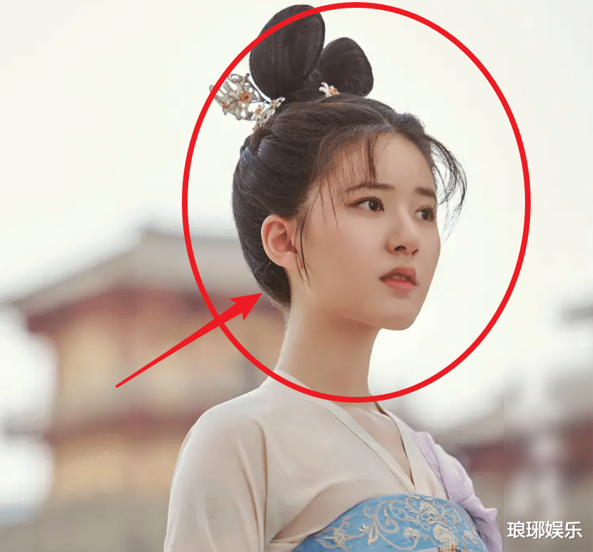 迪丽热巴|《长歌行》造型遭吐槽，迪丽热巴赵露思差距太大，女配翻身当主角了？