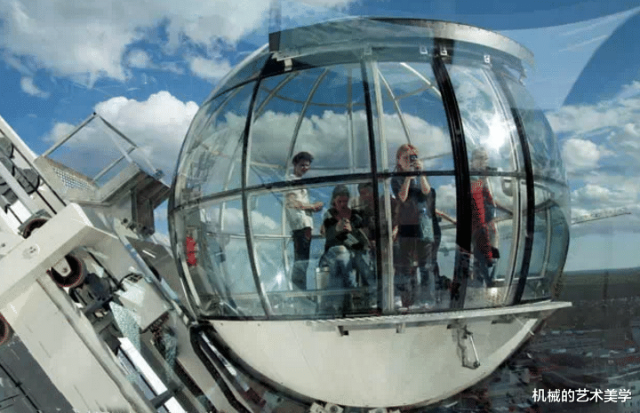  【运载之美】球形球场的球形观光电梯