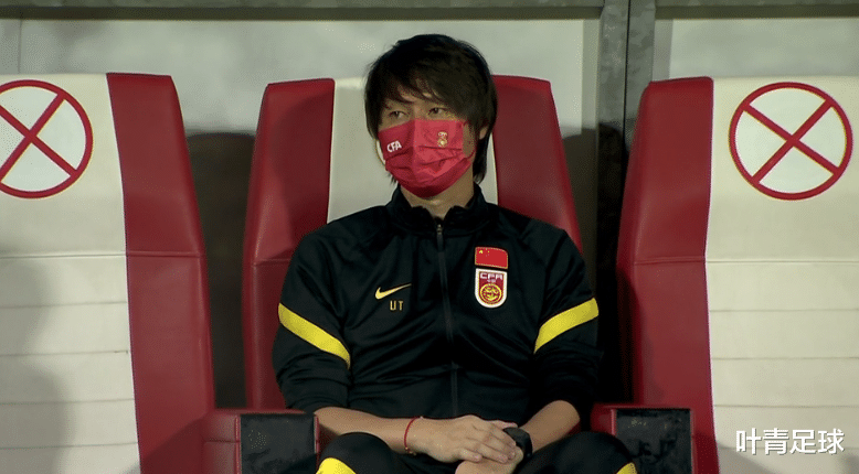 武磊|25分钟2球,国足虐菜!武磊神跑位+过门将,对方3人都愣了