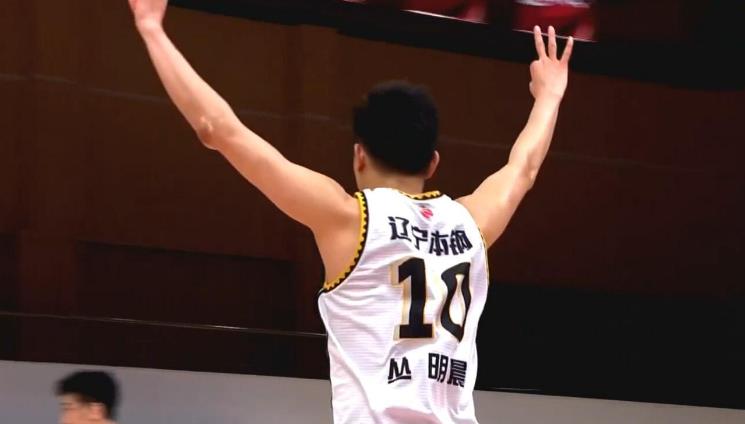 辽宁男篮|辽宁最被高估之人？曾被认为是冲冠支柱 如今总决赛被弃用