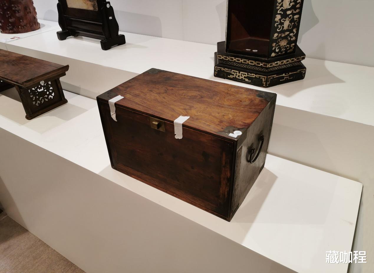 |铜包角、全隐燕尾榫，极简黄花梨插门式药箱