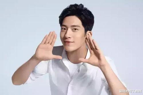 井柏然|他出生28天被抛弃，爆红后送奶奶千万豪宅，眼红的父母跑来认亲