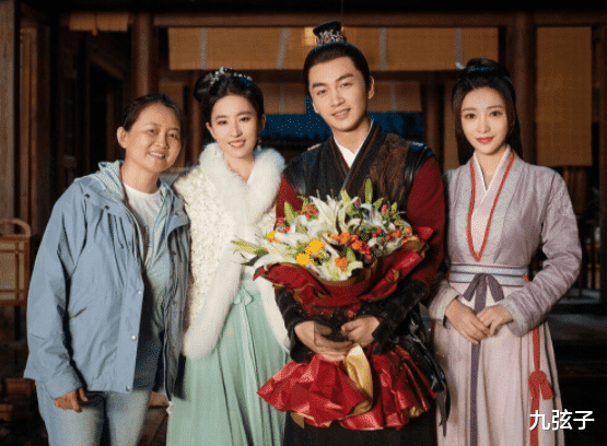 刘亦菲|从13岁开始被“干爹”宠爱，为何“神仙姐姐”现在混到“惨不忍睹”？