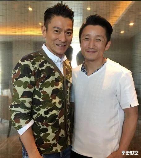 王莎莎|著名导演：郭德纲脱掉内增高不比潘长江高，刘德华只有1米63