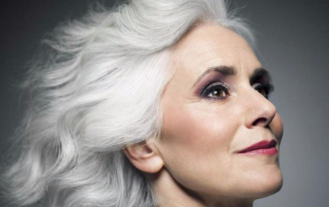 严选 女人是否开始衰老，别用年龄来判断，而是看下身体有无6种丑态