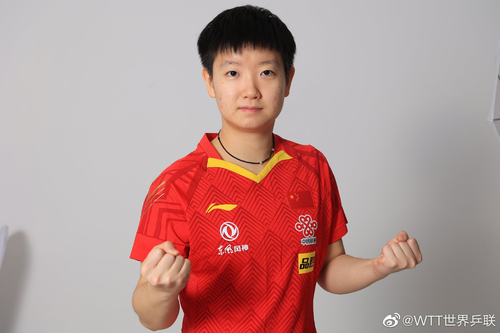 孙颖莎|国乒暖心一幕！陈玘护送孙颖莎上班，两个教练陪小魔王，球迷泪目