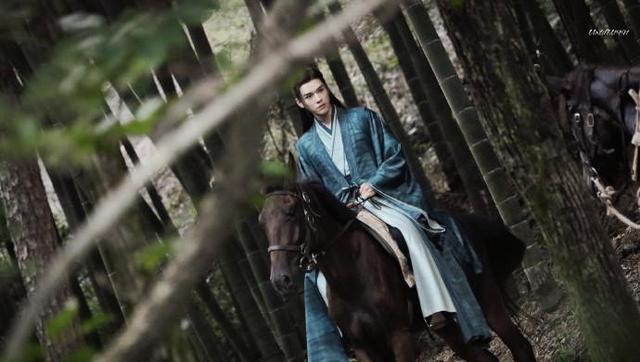 德云社|龚俊喜提1000万大粉!开心发文案,活脱脱一个“逗趣”人设