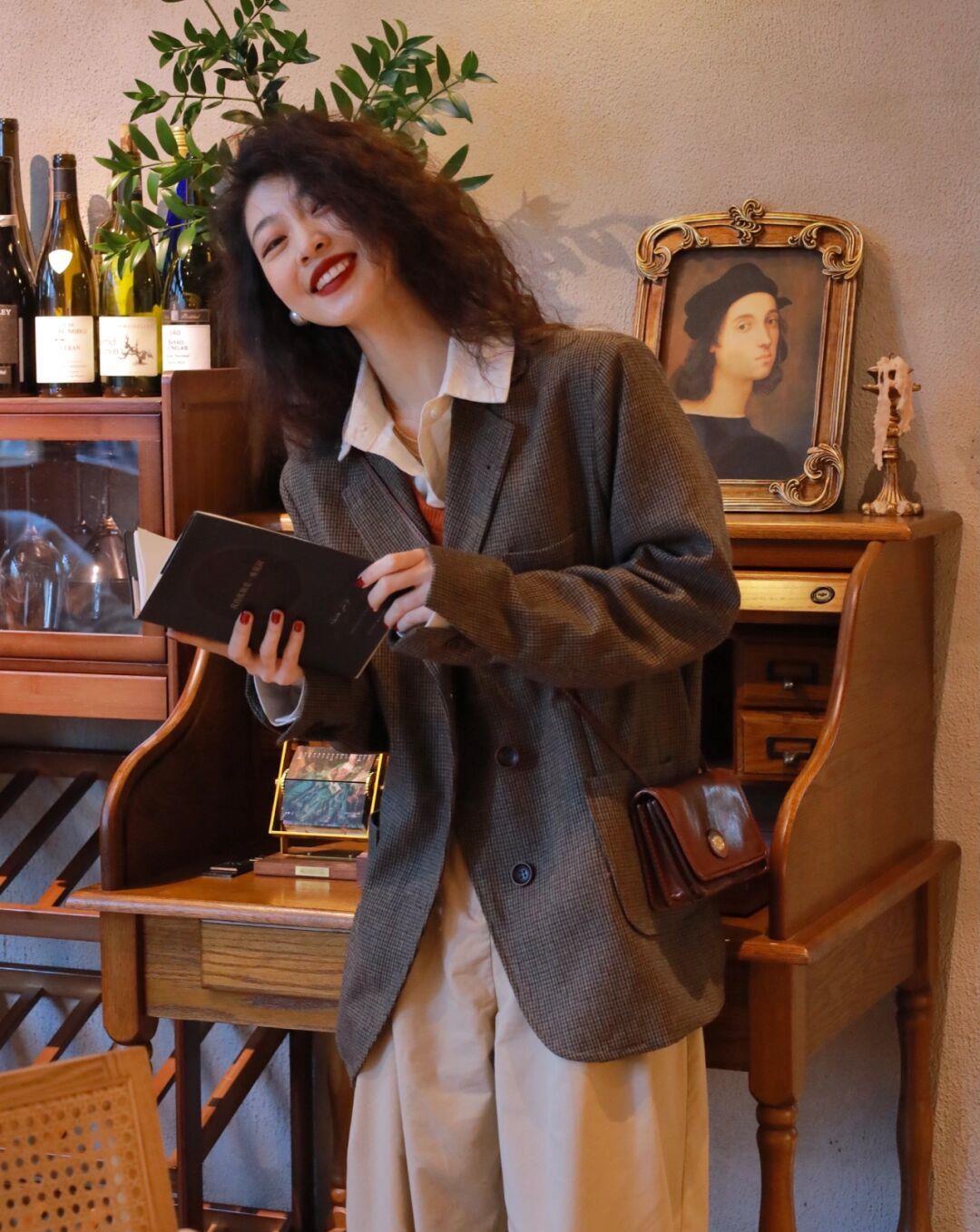 奶豆妈|秋冬季外套怎样穿出层次感？学会这3点，让你跟臃肿造型说拜拜