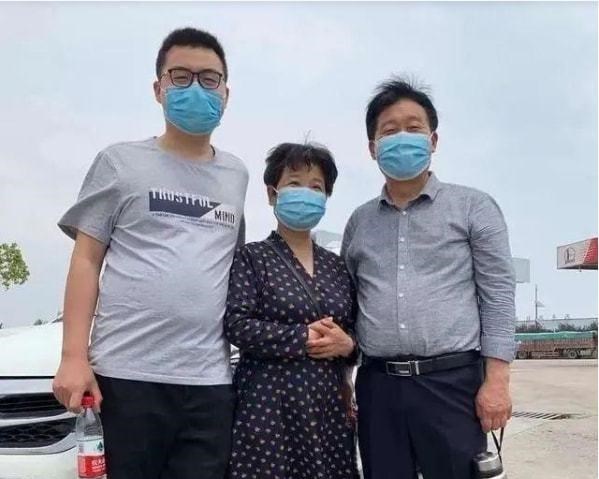 杜新枝|熊磊创业洗白了？郭威沉默杜新枝对他如何？许敏没读懂孙子的心思