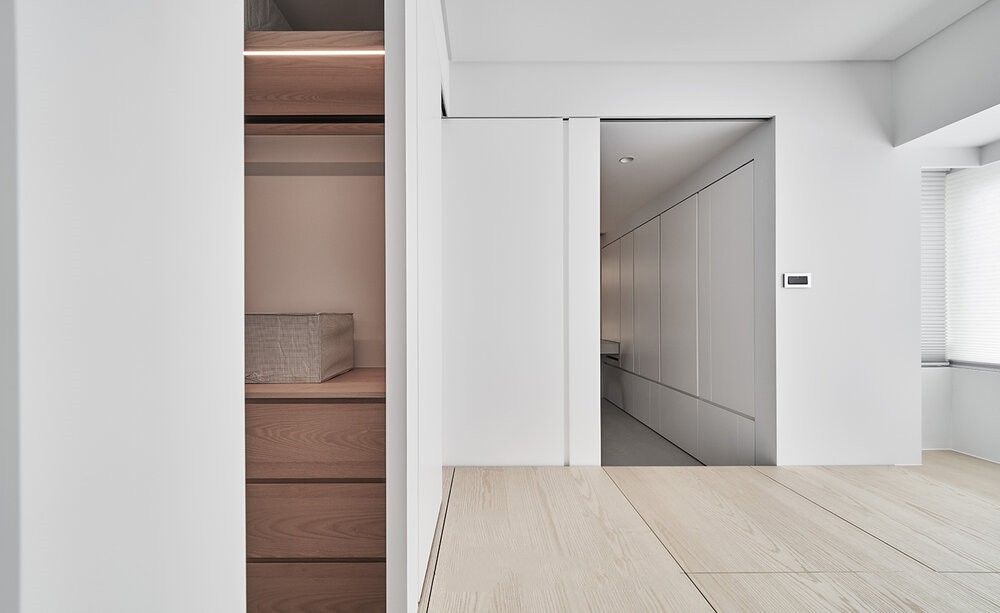 榻榻米|这个三合一布局火了，利用榻榻米布局书房＋衣帽间＋休闲区，绝了