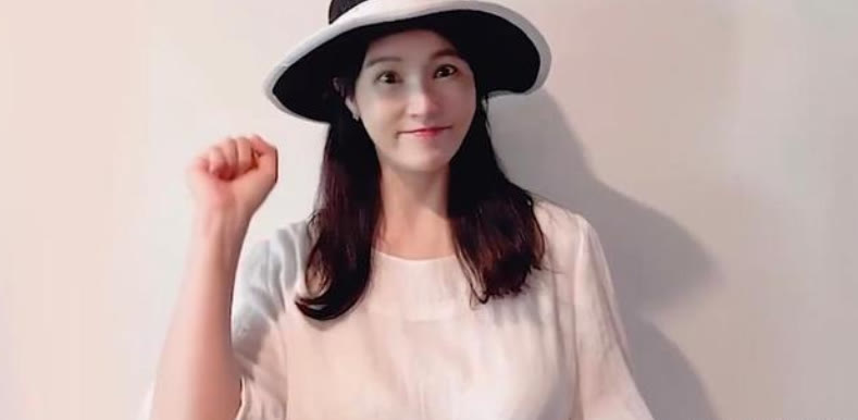 金宣儿|“三顺”金宣儿宣传新剧！46岁颜值逆生长，至今单身独自美丽