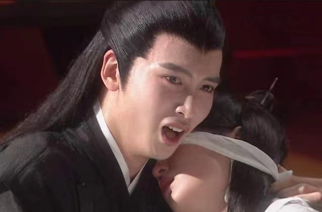 姜颠|“腹泻式”放完全集，这部新剧的勇猛，给多少国产剧打了个样