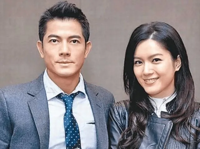 苟芸慧|世纪恋崩了!各玩各还装恩爱,4胎也不生了?