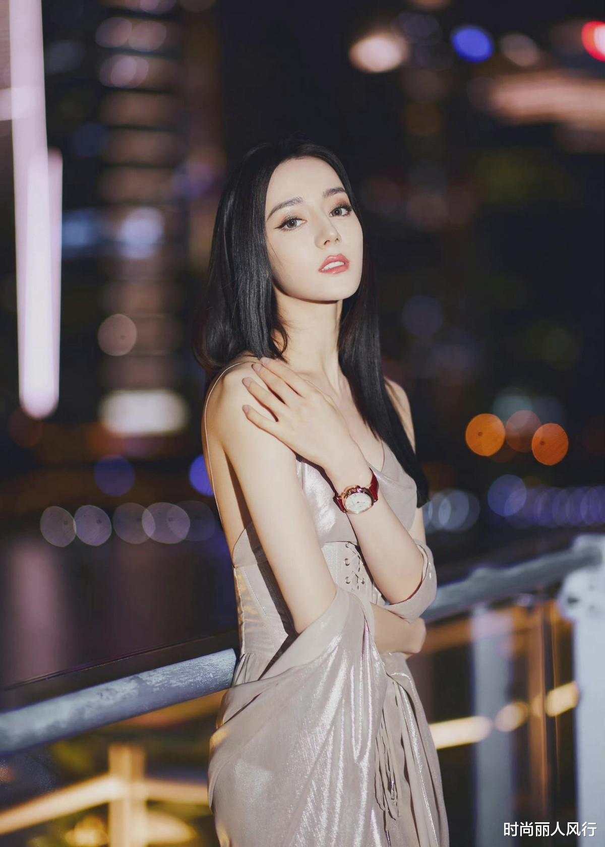 时尚丽人风行 热巴这下真成红毯大赢家!罕见变妆容穿礼服美成范冰冰,造型开挂