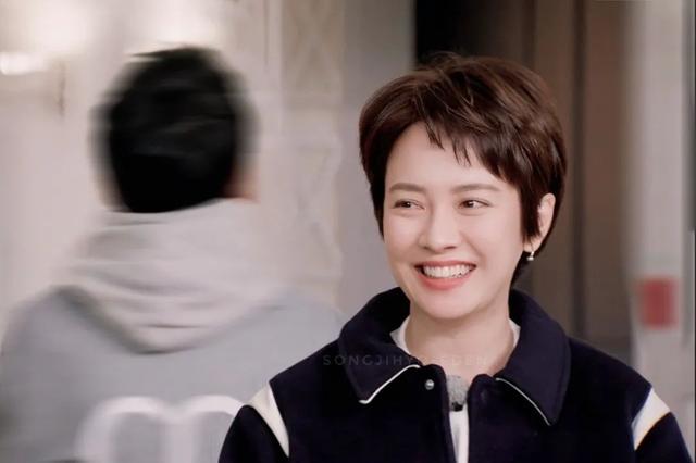 医美|圈内「素颜天花板」颜值大翻车，无数网友血书求她去做医美