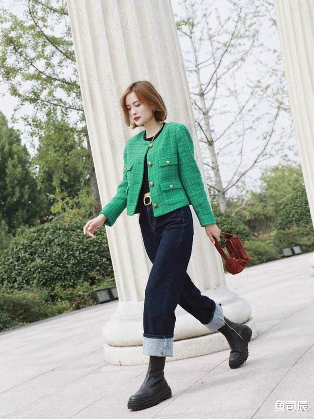 鱼司辰|秋天不穿裙子也很浪漫，针织开始搭配牛仔裤优雅大气，高级时髦