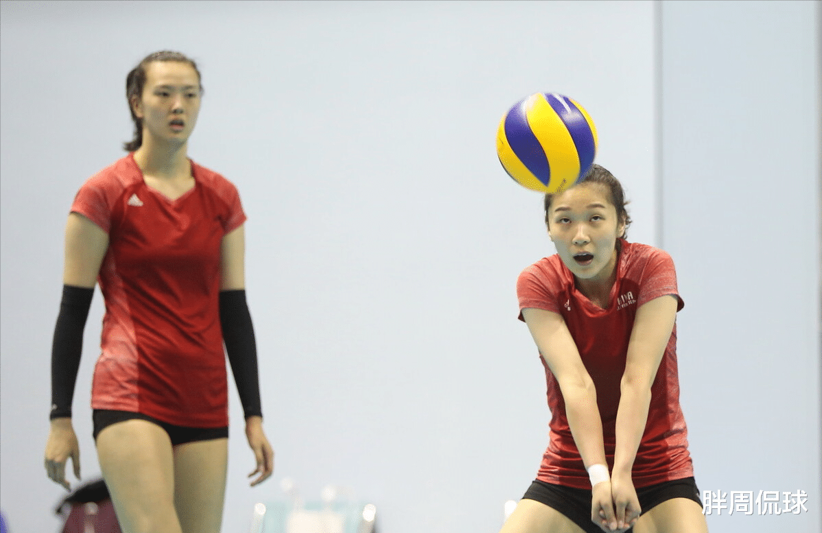 郎平|郎平变阵阻击荷兰,朱婷颜妮另有安排,中国女排首发换3人