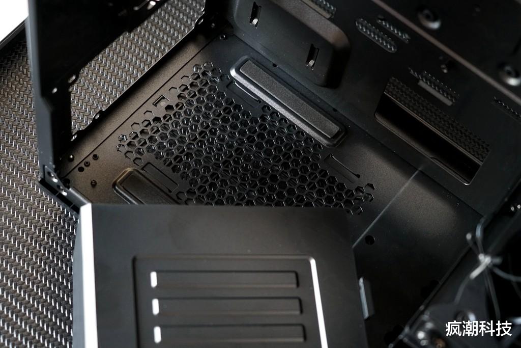机箱|设计有新意,功能支持全面,酷冷至尊HAF500有点料