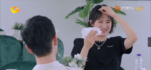 梵恩诗伊宁哥|《中餐厅5》开播：姚安娜看着居然还挺淳朴的