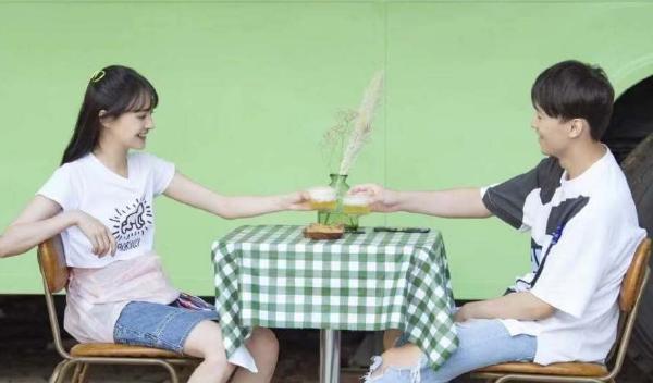 郑爽|郑爽复出有望！被官方授予“新身份”，承认是正能量的艺人？