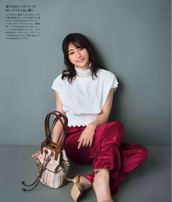 奶球妈咪聊|提气质的几款穿搭，适合“熟龄”女子，照着穿，经典又大气！