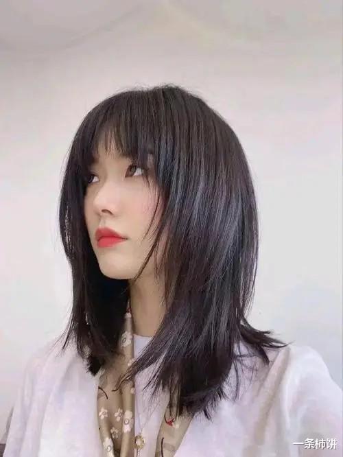 发型|发型圆形篇：大圆脸适合什么发型？学会就能变成小瓜子哦