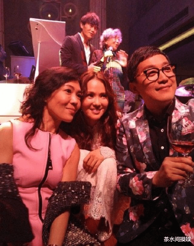 沈梦辰|明星闺蜜合照暗藏多少“心机”？躲角度、晒P图、互相揭短不留情