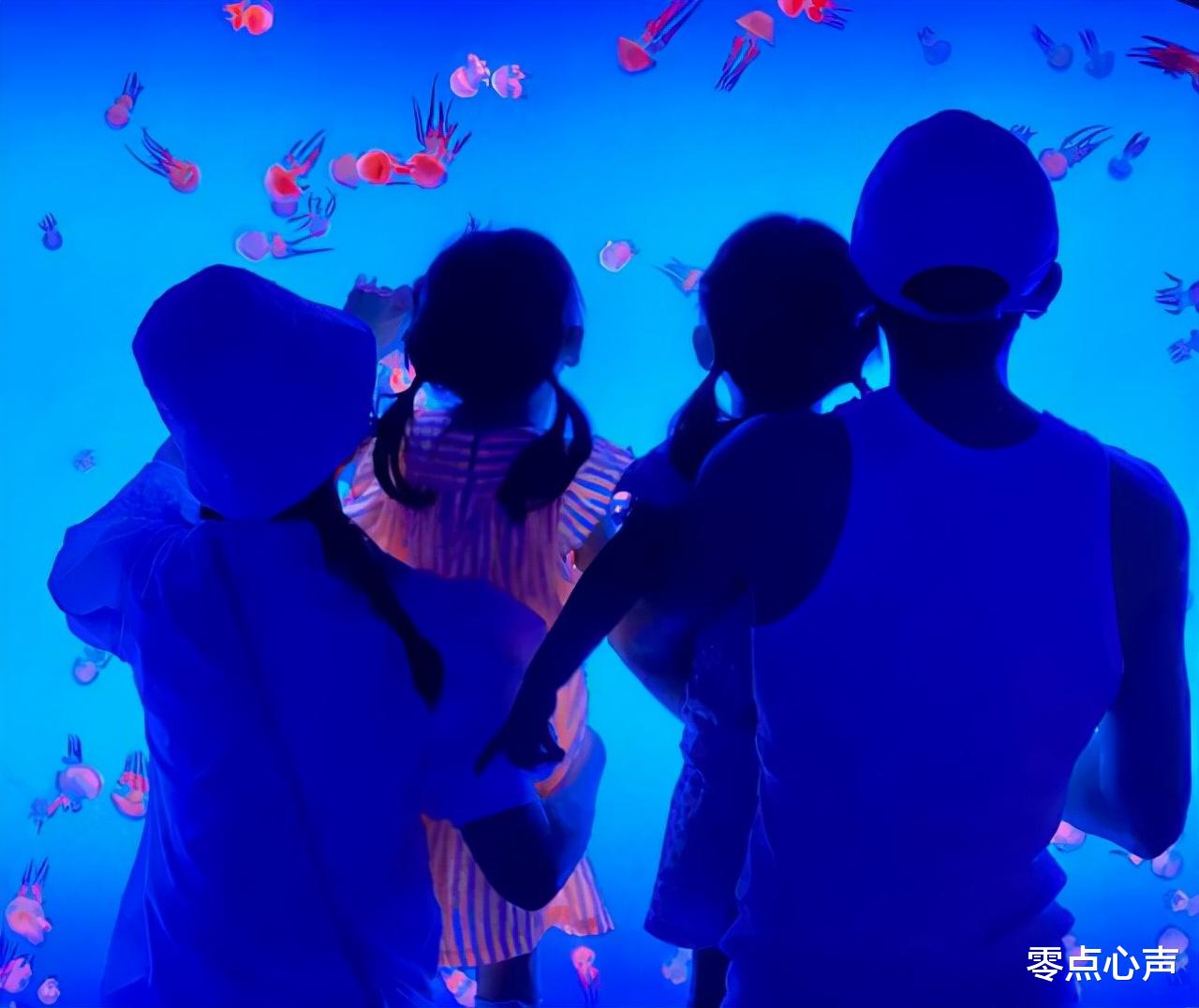 张杰|结婚10周年，张杰的1张牵手照疯传网络！婚姻里，爱对人才会幸福