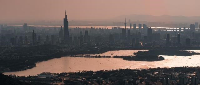 房价|南京楼市出现八折房，一套房降价60万，是谁坚持不住了