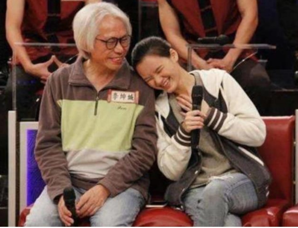 林贞恩 17岁少女爱上57岁大爷，还扬言要为他生儿育女，如今8年过去了……