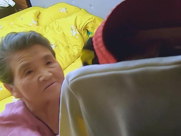 黄圣依|有种炫富叫黄圣依婆婆的衣柜，打开柜门的那一刻，农村人都没见过