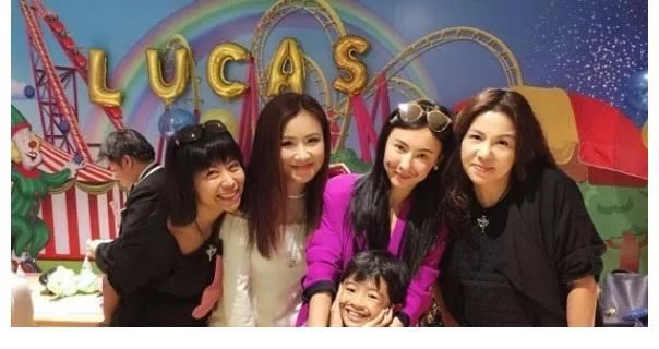 谢霆锋|谢霆锋深夜现身张柏芝家中,被曝已复婚?网友:三胎名字有内涵!