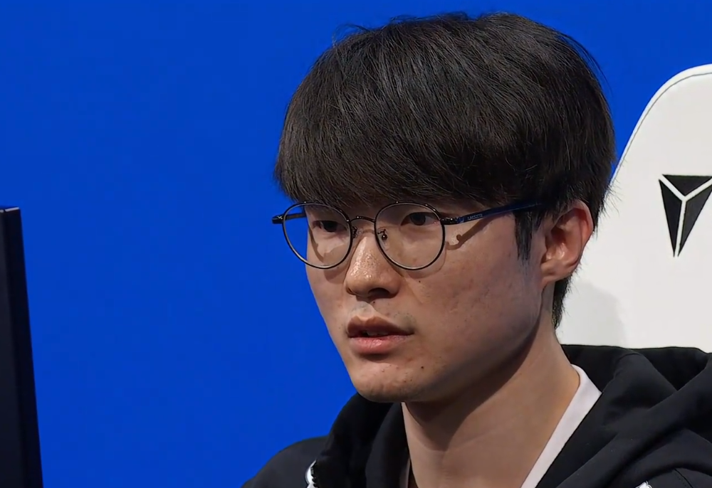 t1|英雄联盟:T1不敌DK止步四强Faker呆坐镜头前!