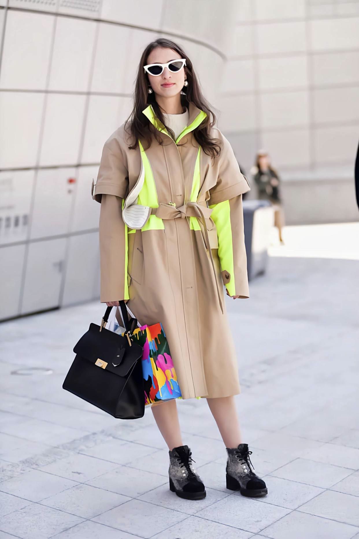 潮帮先生|王薇薇仗着身材好，72岁还敢挑战荧光绿吊带裙，却被生图暴露年龄