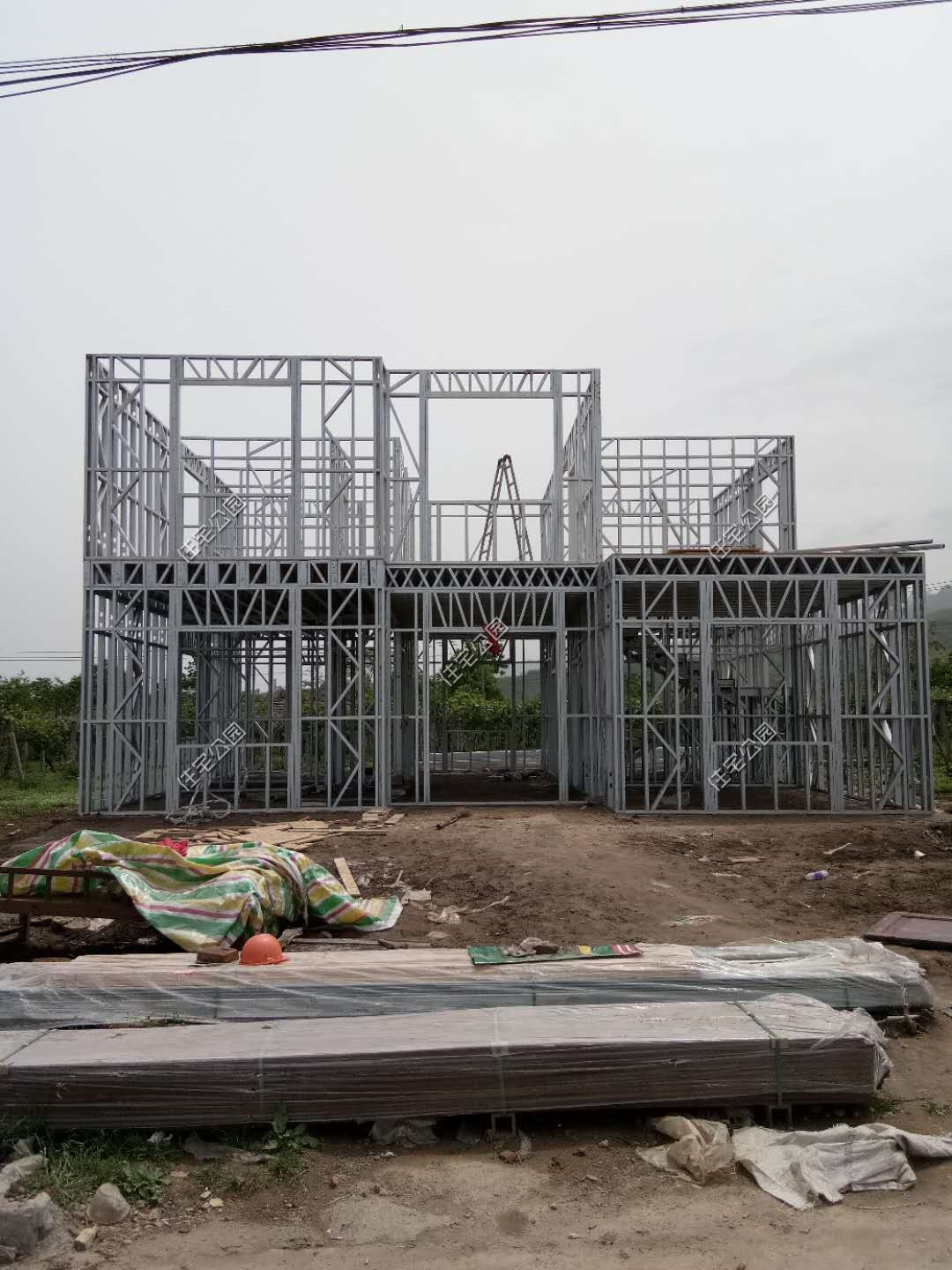 宁波|农村建房现在用钢筋混泥土好，还是轻钢建设好，哪种的成本更低？