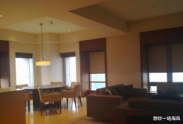 晒晒姚明在美国的家,拥有户外独立湖畔,出门以宝马为代步工具