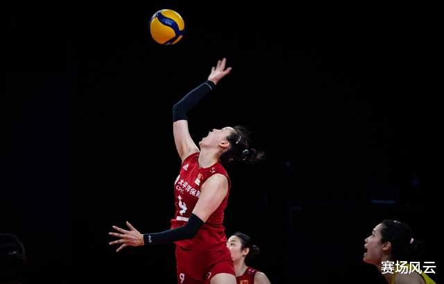 张常宁|王梦洁又被换下场！3人助力球队逆转，张常宁关键时刻发球显威