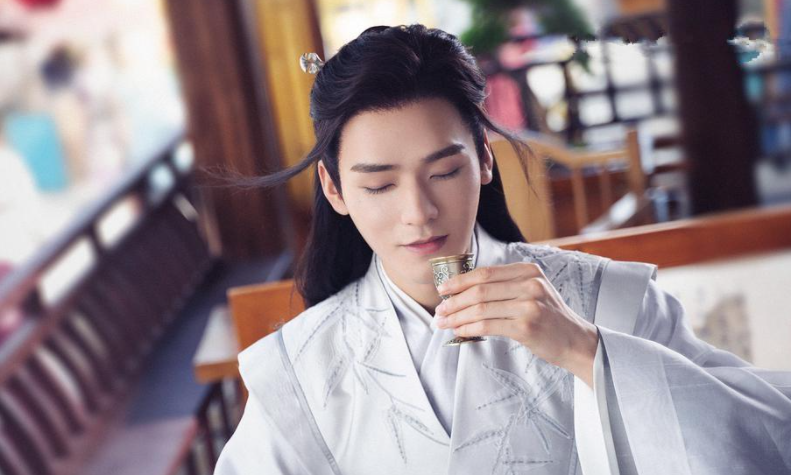 鹿晗|龚俊新剧在逗我玩吗？1集就逼退观众，怪不得积压了3年