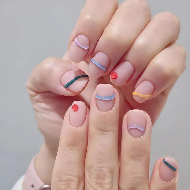 王子文|适合春天的韩系美甲~简约又时尚！