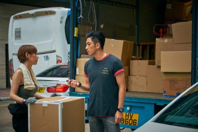高圆圆|刘心悠赴港闯荡16年首踏旺角女人街当老司机