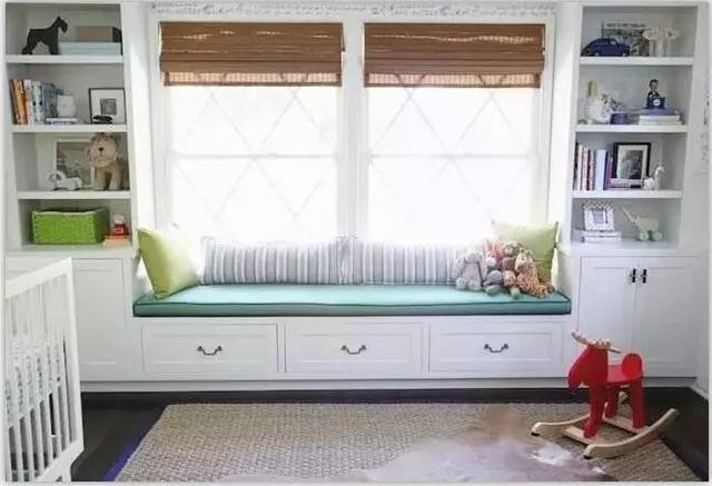 |飘窗装得好,一个飘窗柜,比一个衣柜还能装!