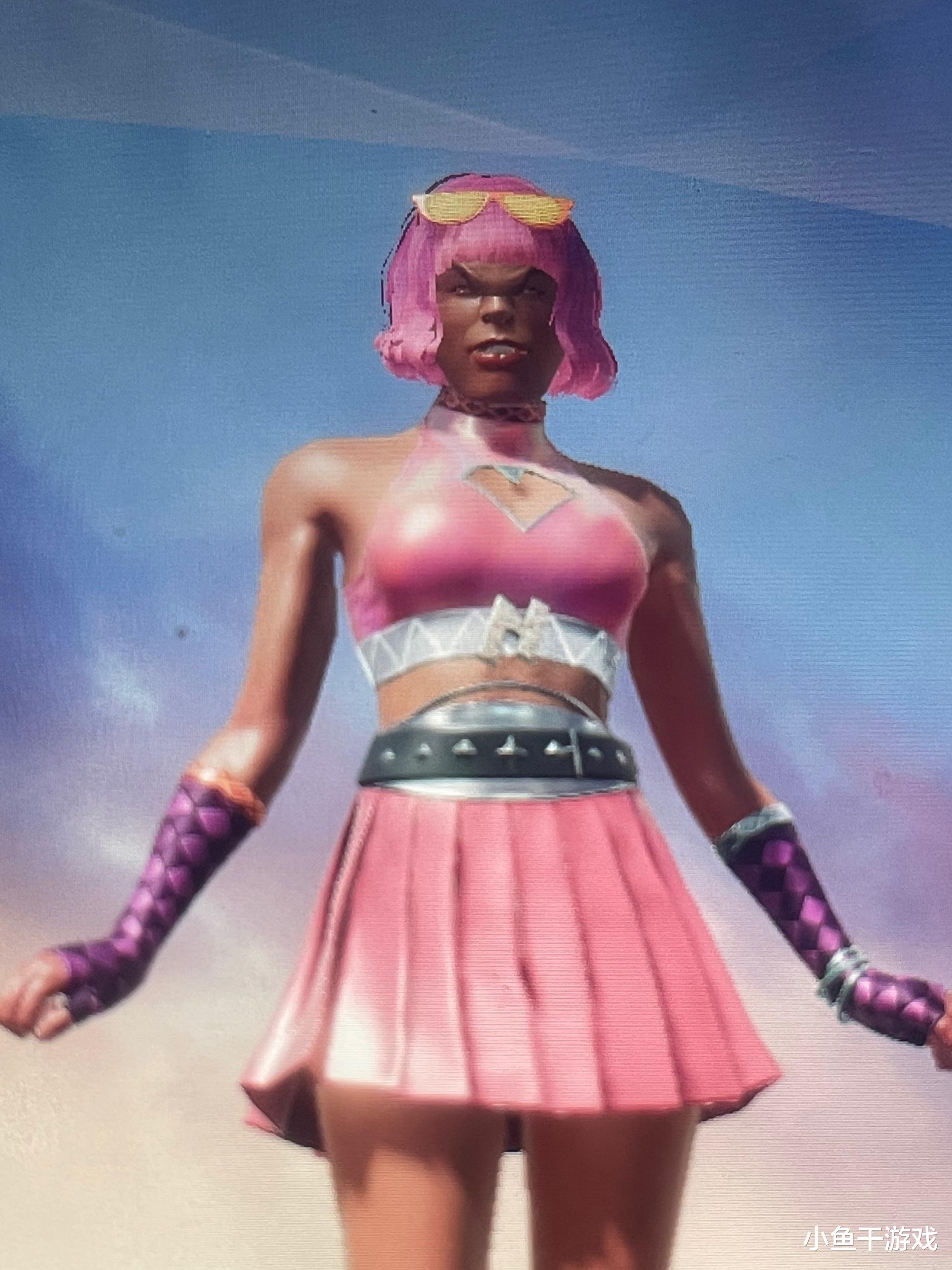 服饰|“吃鸡”新服饰币套装“少儿不宜”？玩家换了1个脸型，反胃了！