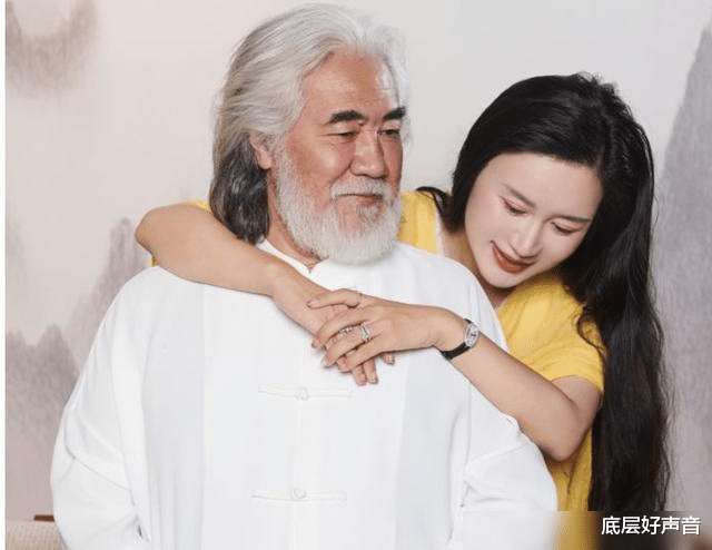 潘晓婷|70岁张纪中与31岁娇妻跳“贴身舞”，网友调侃：秀吧，机会不多了
