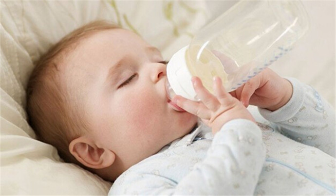 歪骆驼|神秘的“母乳生意”被曝光，来历不明的乳汁，你怎敢给孩子喝？