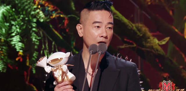 哥哥|《哥哥》3色奖杯信息量大，2人颗粒无收，张智霖获肯定张晋难服众