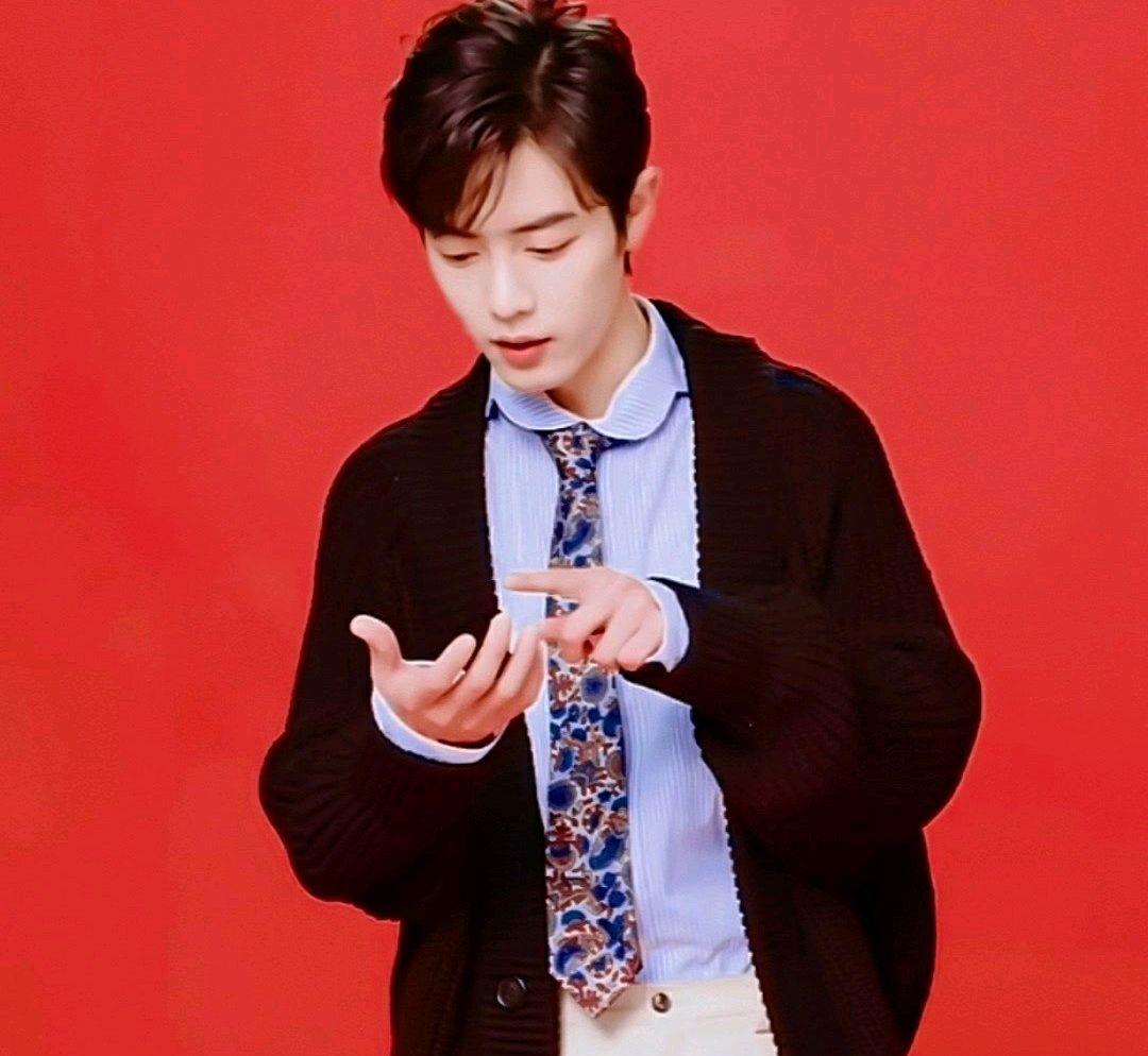 肖战|演员徐崴罗晒和肖战合影，回忆相处美好时光，直呼想念“顾爸爸”