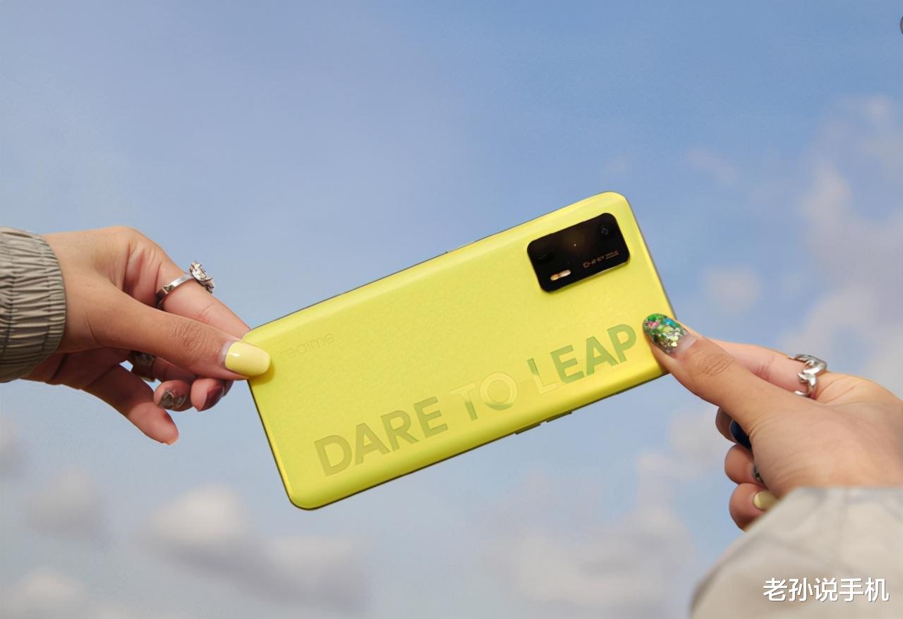 物联网|年终数码盘点:走向高端的realme品牌,还敢越级吗?