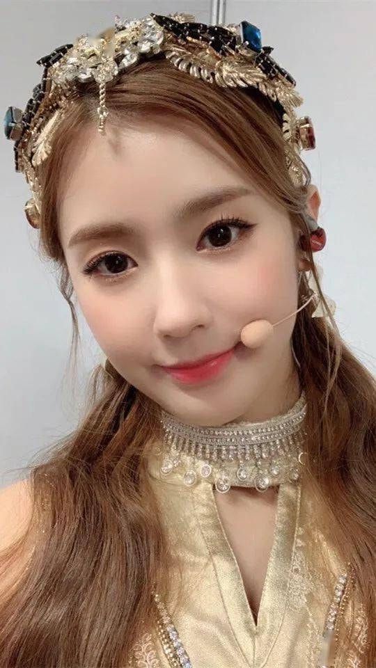 特斯拉|“五代神颜”赵美延:曾因未成年恋爱被劝退,如今是门面级的主唱